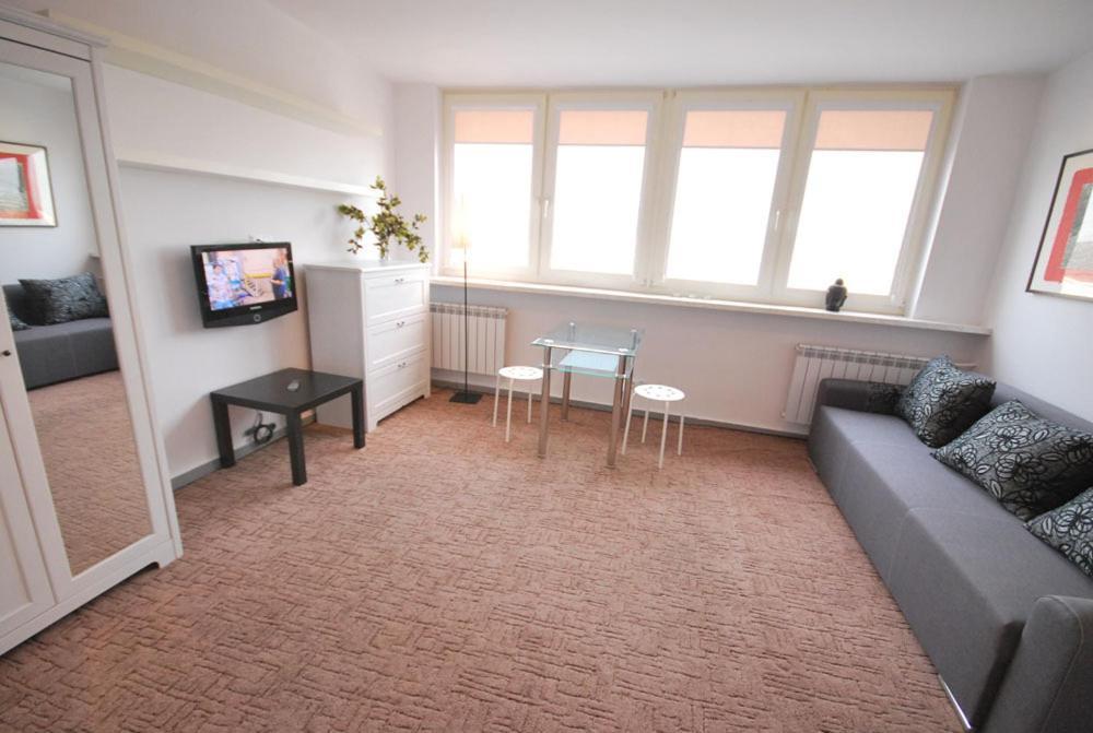 Apartment4You - Solidarnosci Warsaw Room photo